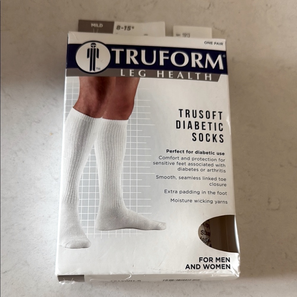 TRUFORM LEG HEALTH White Diabetic Socks for Men and Women
